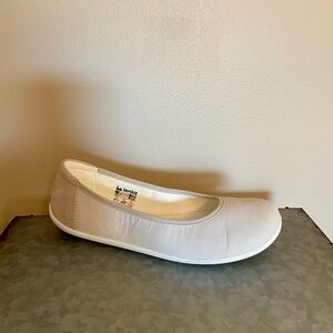 Be Lenka Sophie Barefoot Ballet Flats- All Chalk White (off white)